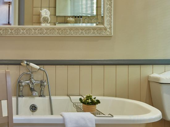 Фото The Devon Valley Hotel