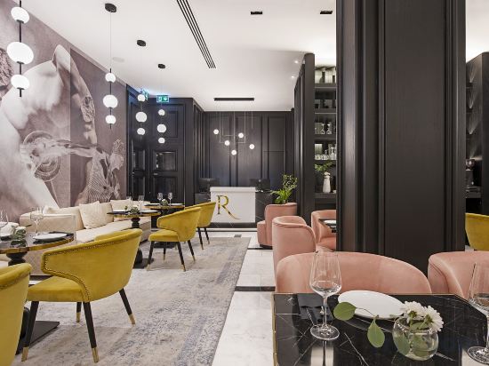 Фото Gate Twenty Two Boutique Hotel