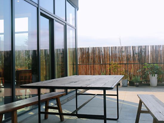 Фото Taihua Wutong Hotel