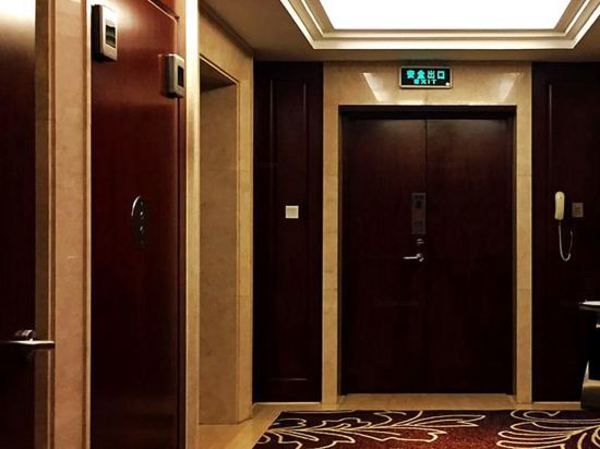 Фото Oriental Deluxe Hotel