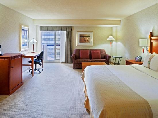 Фото Holiday Inn Hotel & Suites Vancouver Downtown, an Ihg Hotel