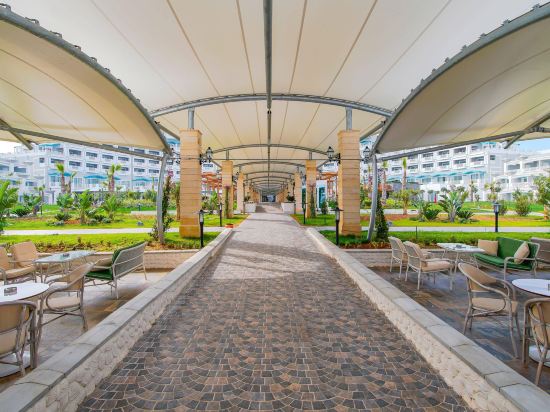 Фото Limak Cyprus Deluxe Hotel