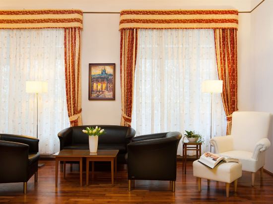 Фото Cloister Inn