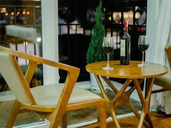 Фото BomBo Dalat Hotel