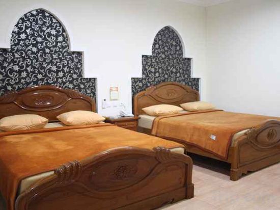 Фото Lingga Hotel