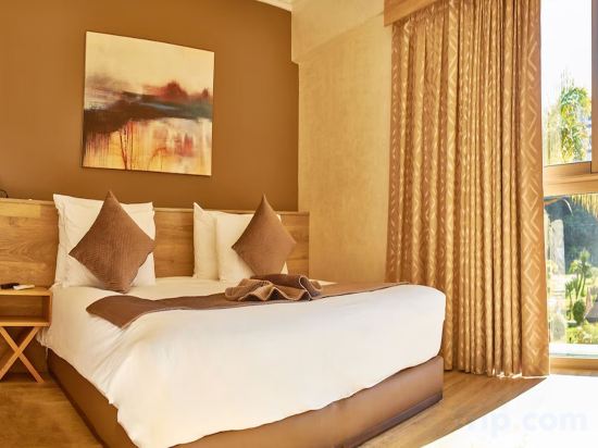 Фото Mabrouk Hotel And Suites