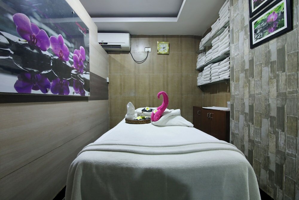 Фото Hotel Gateway Grandeur