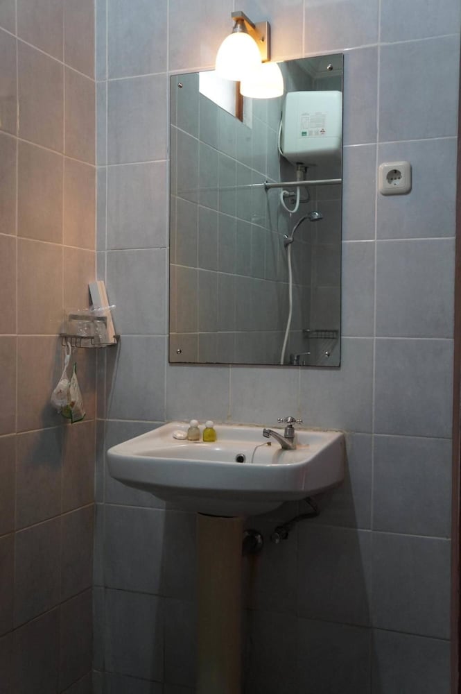 Фото Hotel Kirana