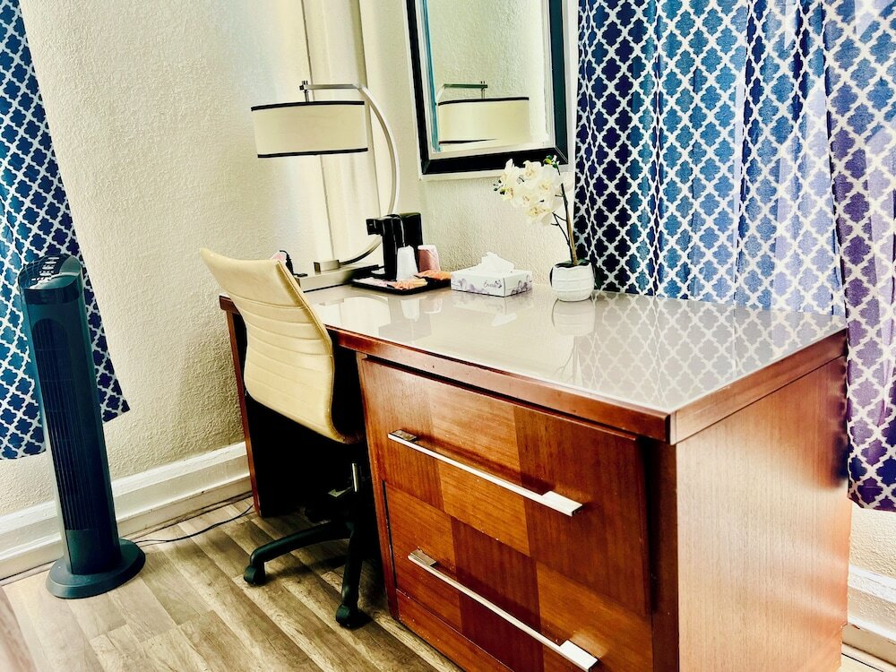 Фото Admiral Hotel