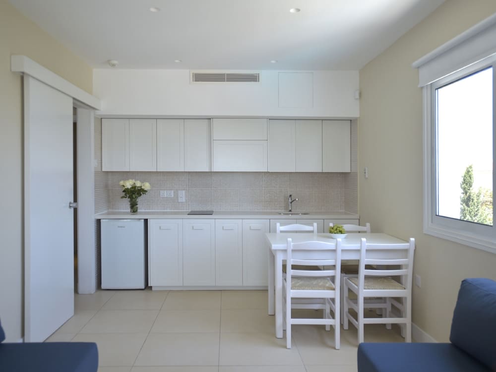 Фото Sunrise Gardens Aparthotel