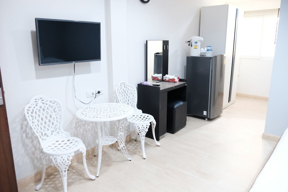 Фото The Beach Front Resort Pattaya