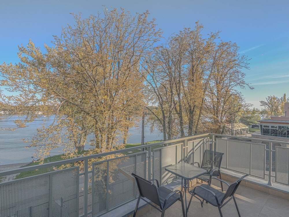 Фото Holiday Beach Budapest Wellness Hotel with Sauna Park