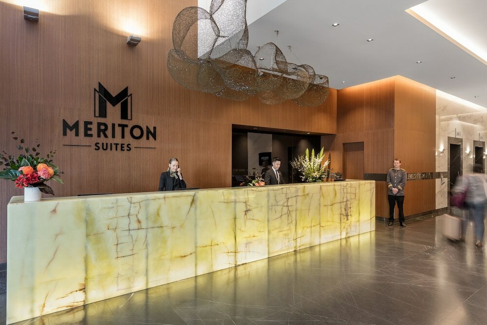 Фото Meriton Suites Herschel Street