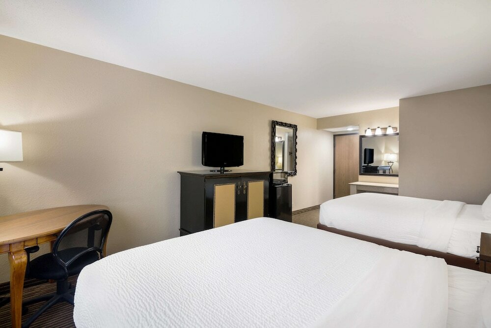 Фото Revel Hotel Minot, SureStay Collection by Best Western