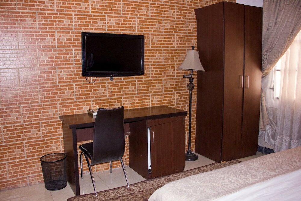 Фото Tivoli Residence & Bar