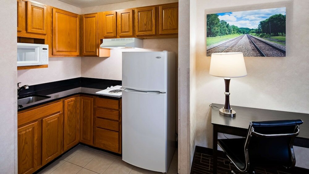 Фото Best Western Airport Inn