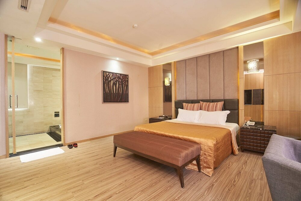 Фото Young Motel