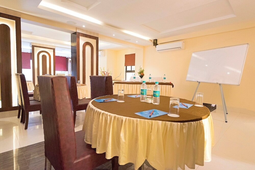 Фото Regenta Inn Larica