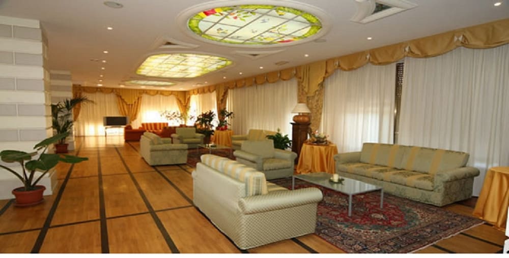 Фото Hotel President