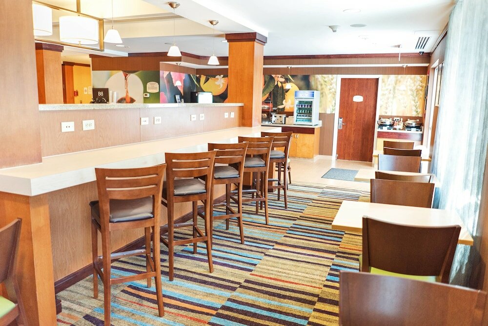 Фото Fairfield Inn by Marriott Medford Long Island