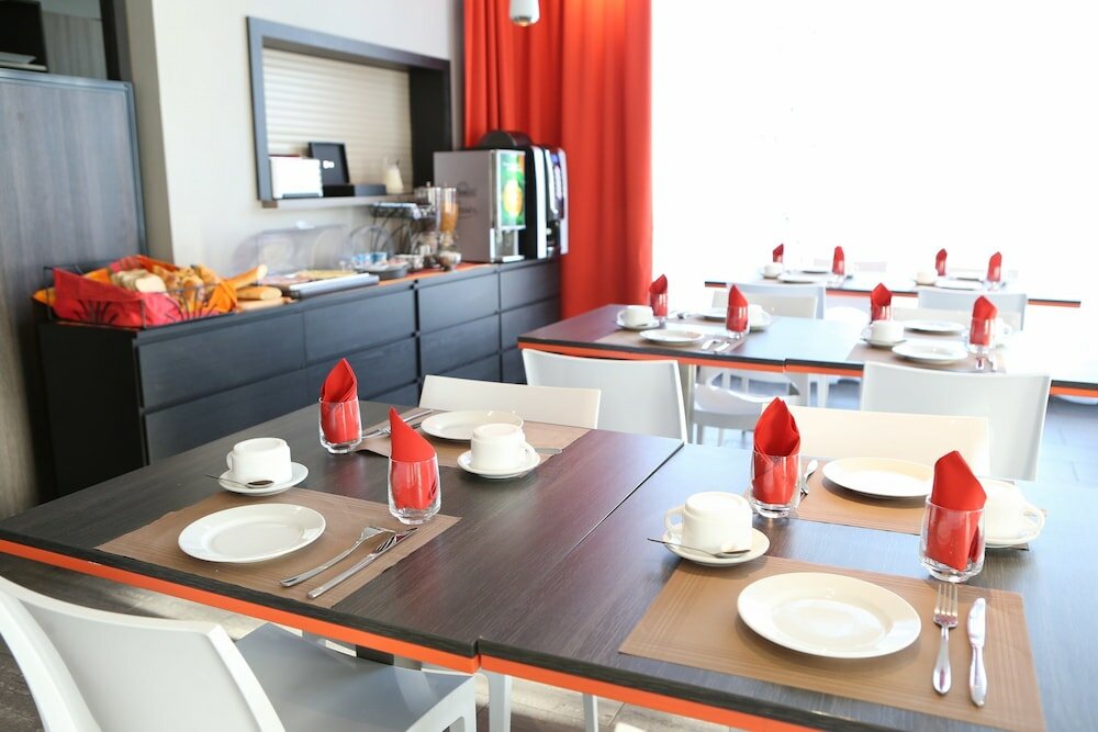 Фото Adonis Paris Sud