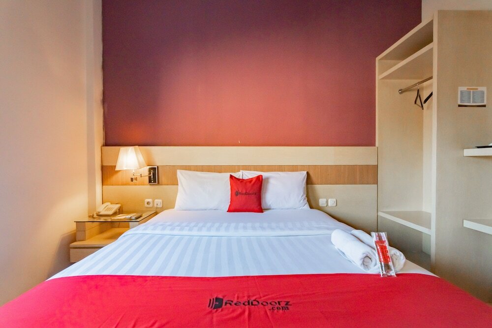 Фото RedDoorz Premium near Bandung Station