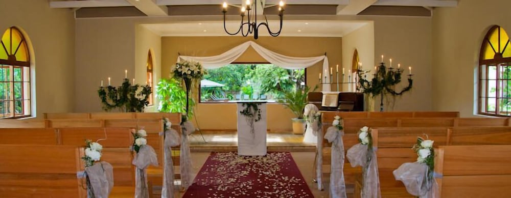 Фото Hotel Numbi and Garden Suites