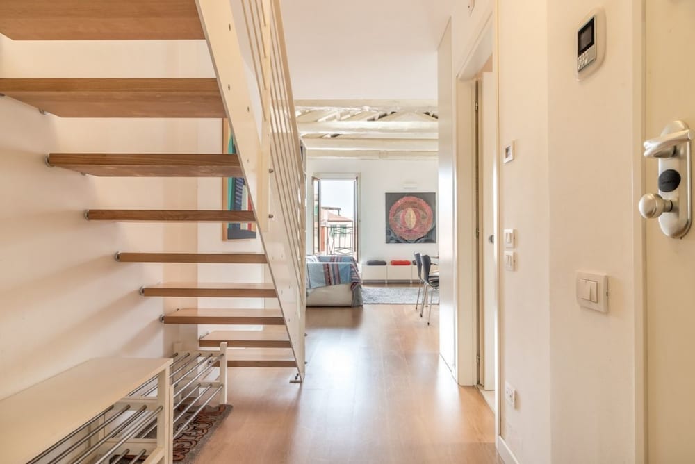 Фото Carmini Canal View and Balcony with Lift