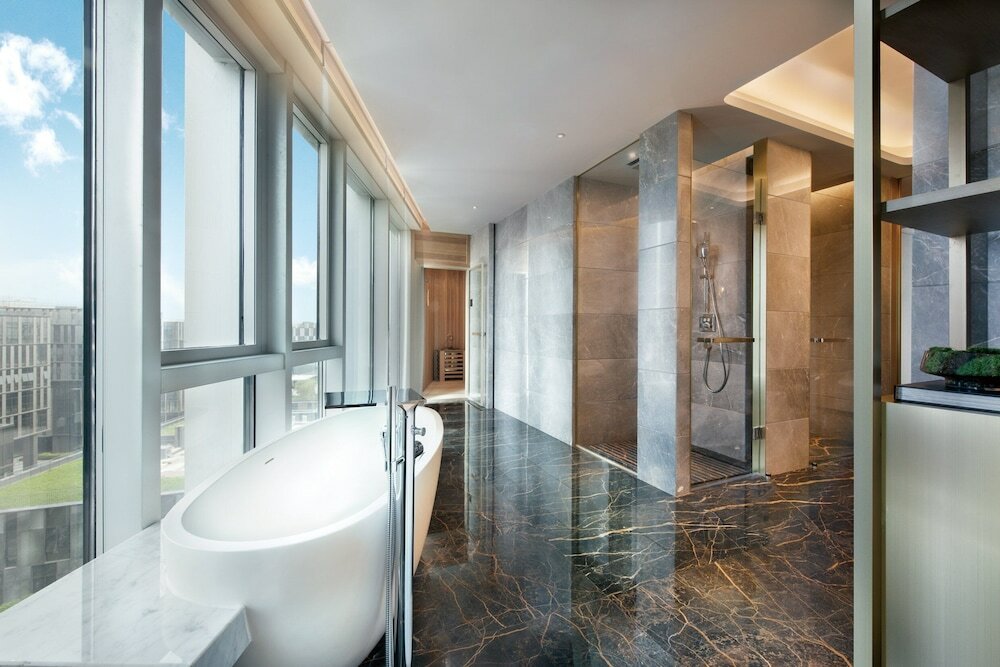 Фото Crowne Plaza Shenzhen World Exhibition and Convention Center by IHG