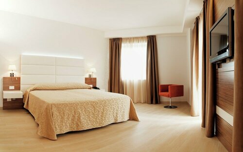 Внешний вид отеля SHotel в Сан-Джованни-Театино, фото 2
