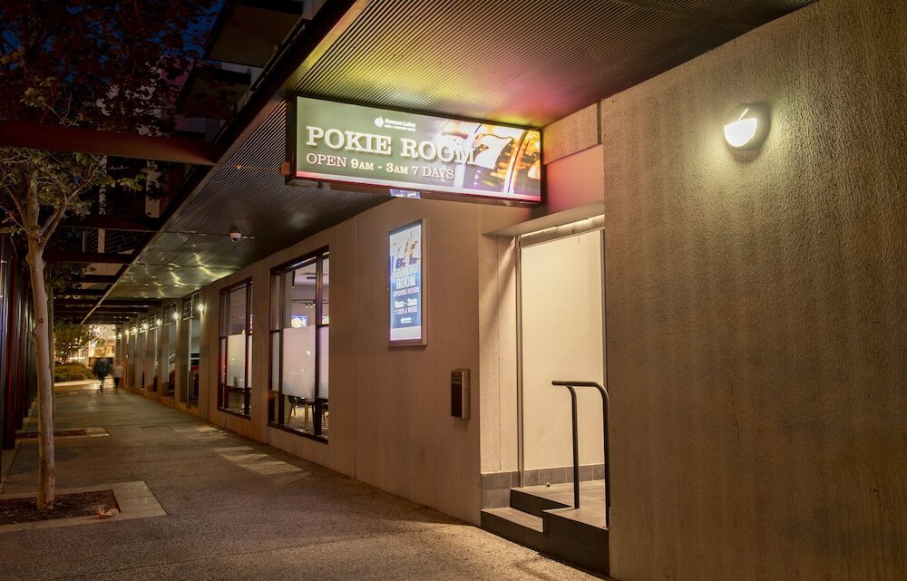 Фото Mawson Lakes Hotel & Function Centre