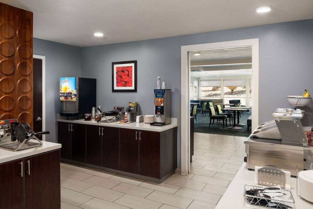 Фото Wingate by Wyndham Cedar City