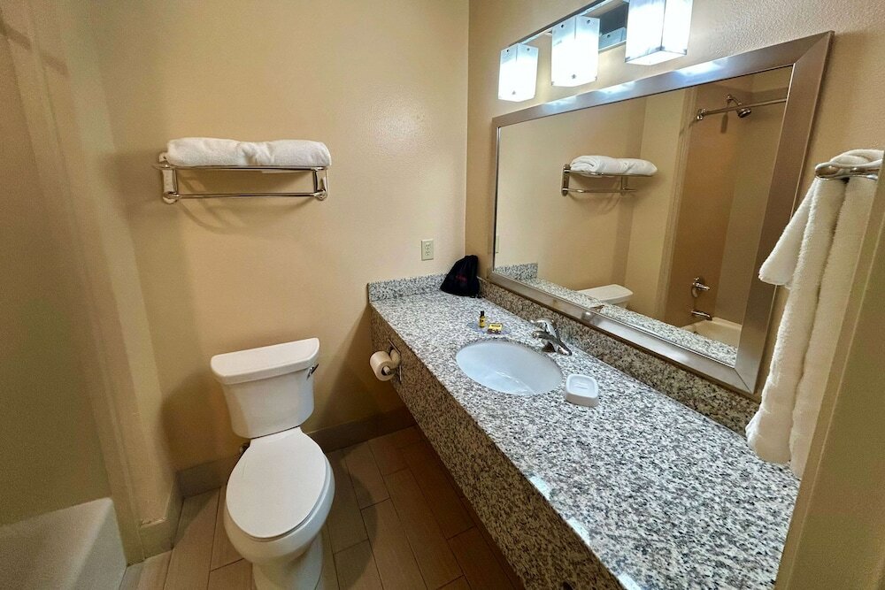 Фото Best Western Plus Desert Poppy Inn