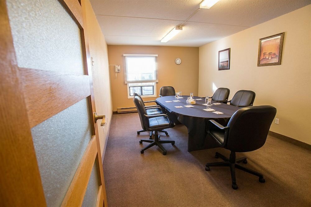 Фото Travelodge by Wyndham Regina