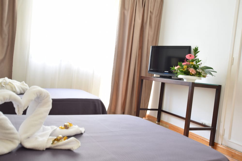 Фото Hotel Adonis Pelinor