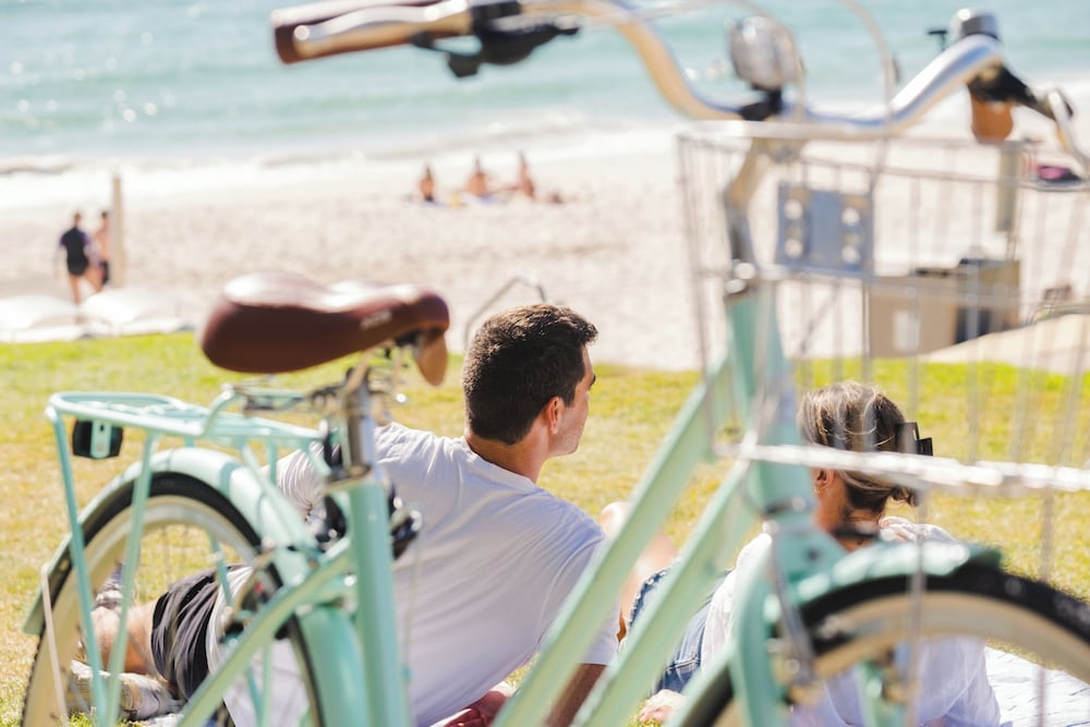 Фото Cottesloe Beach Hotel