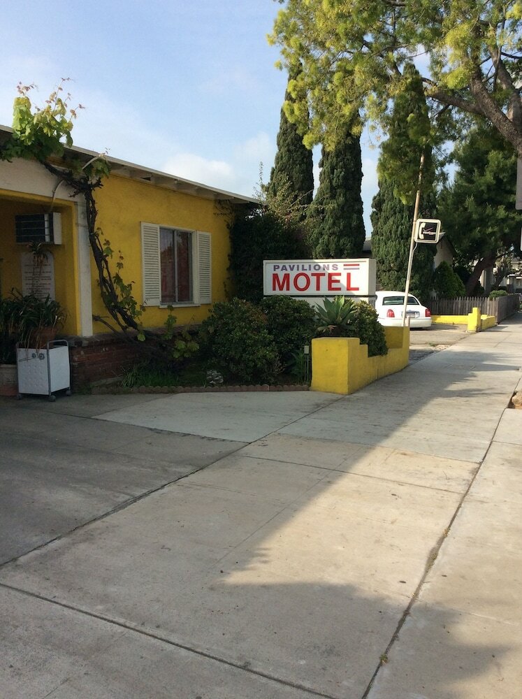 Фото Pavilions Motel