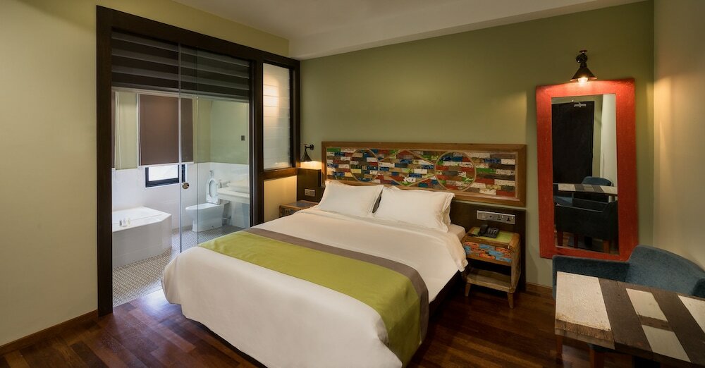 Фото Treasures Hotel and Suites