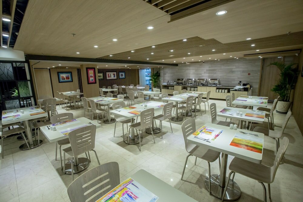 Фото Avanti Hotel