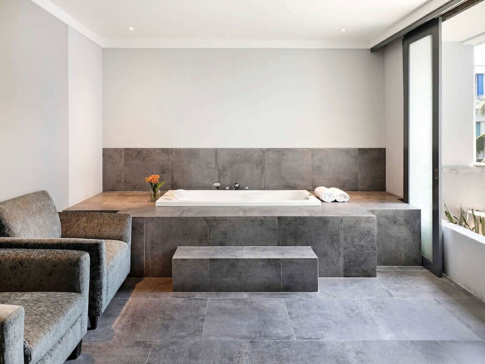 Фото Novotel Jakarta Mangga Dua Square Hotel