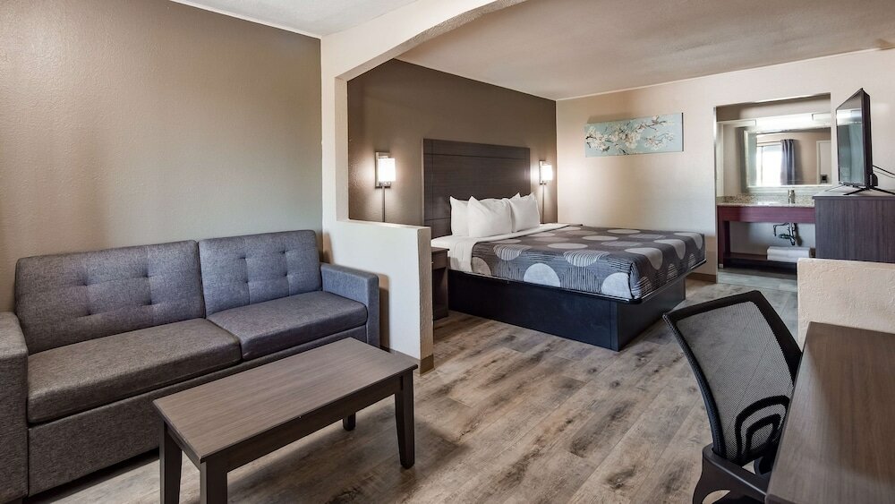 Фото SureStay Hotel by Best Western Olathe