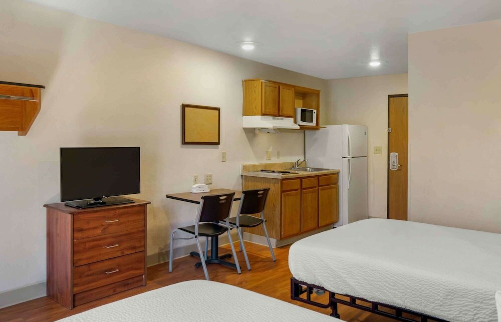 Фото WoodSpring Suites Kansas City South