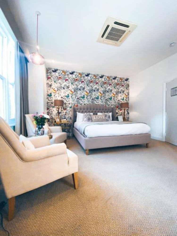 Фото The Orchid Hotel