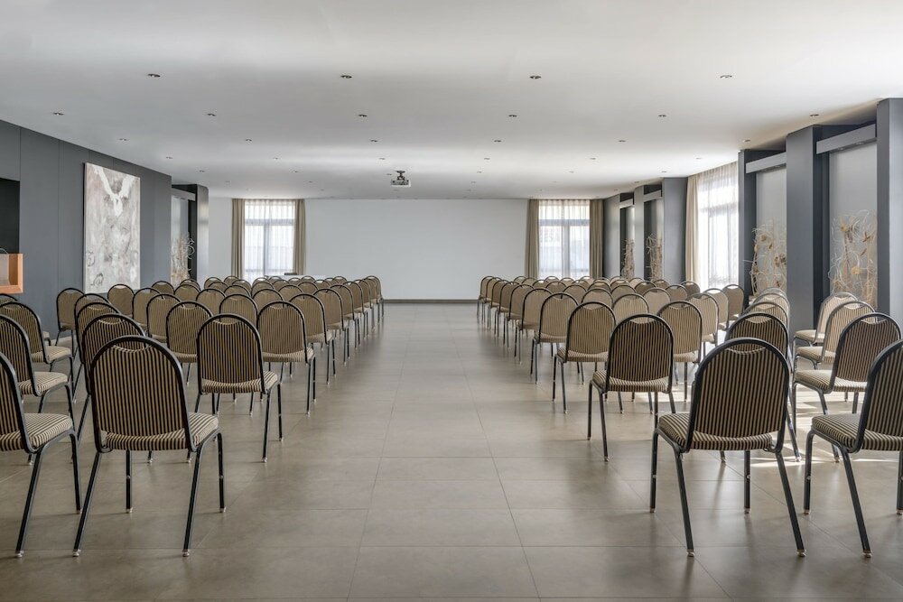 Фото Ac Hotel Coslada Aeropuerto by Marriott