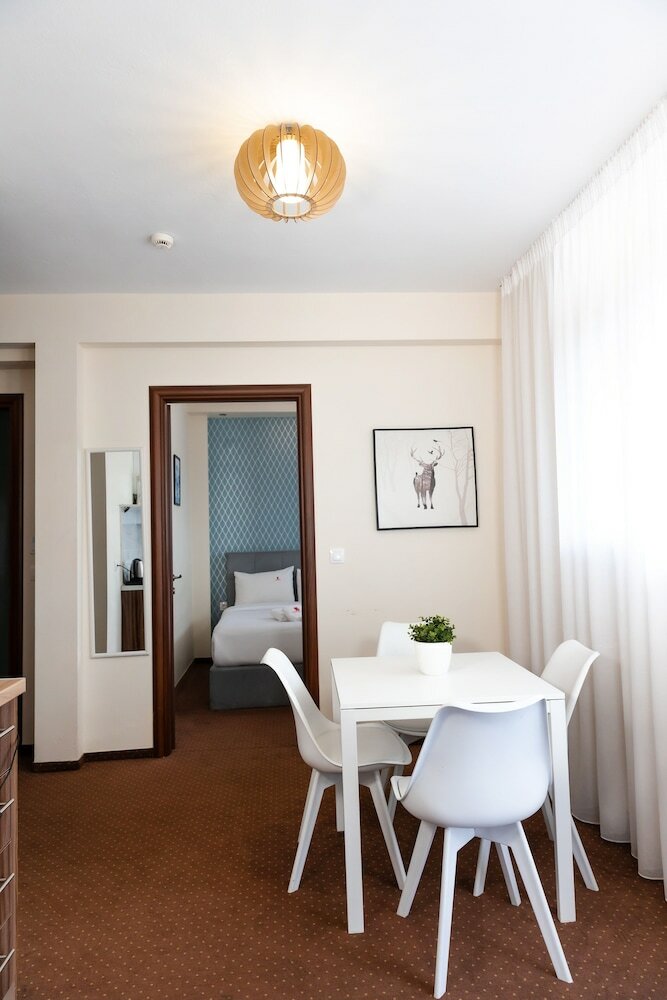 Фото City Plaza Apartments & Rooms