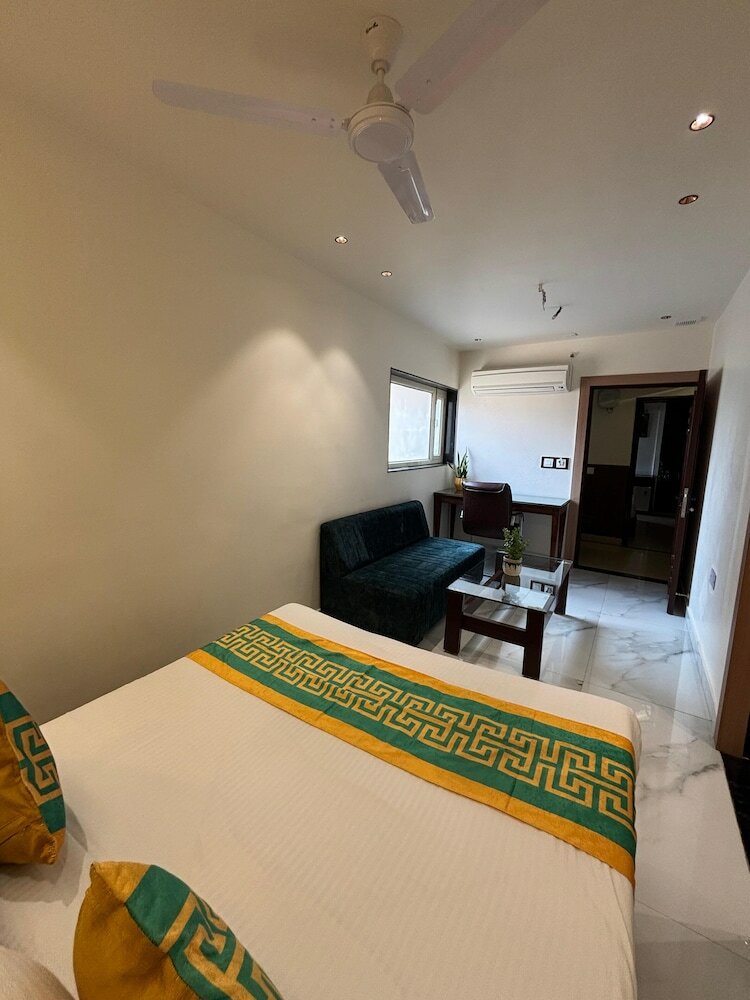 Фото Hotel Taj Inn