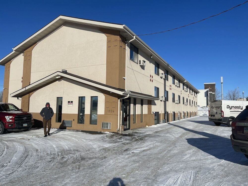 Фото Super 8 by Wyndham Bismarck