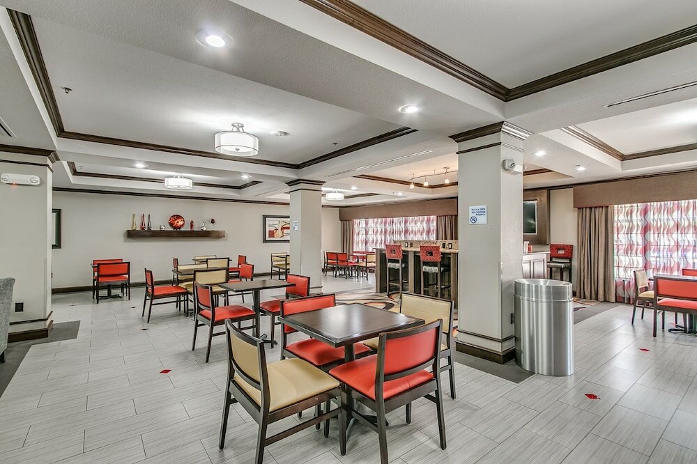 Фото Holiday Inn Express Hotel & Suites Lubbock South, an Ihg Hotel