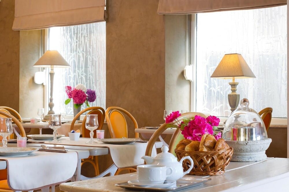 Фото Hôtel Le Roosevelt