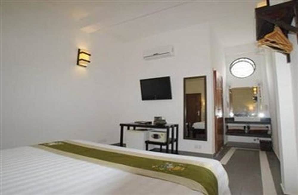 Фото The Columns Hotel